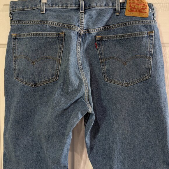Levi Strauss & Co. Men's Denim Jeans 505 Classic Straight Leg Cotton W44 L30 - Picture 7 of 15